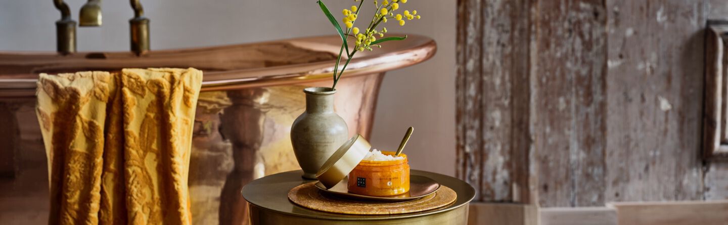 How to Use a Body Scrub | Rituals Thailand
