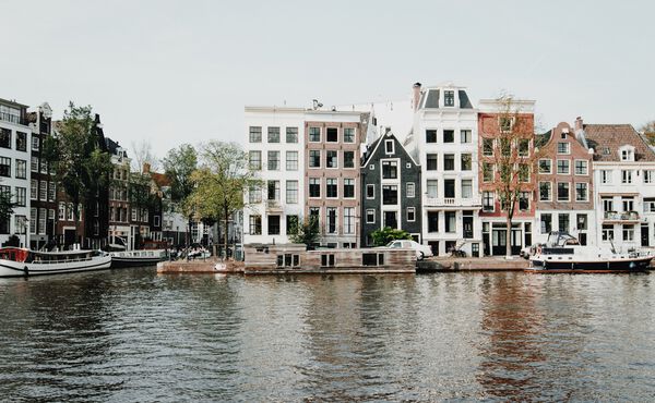 /Magazine/2020/self-care/2020-09-02_48_hours_in_Amsterdam_Main_image.jpg