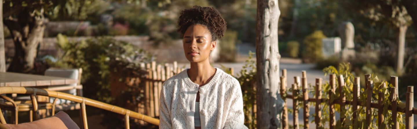 An accessible three minute beginner meditation session | Rituals Thailand